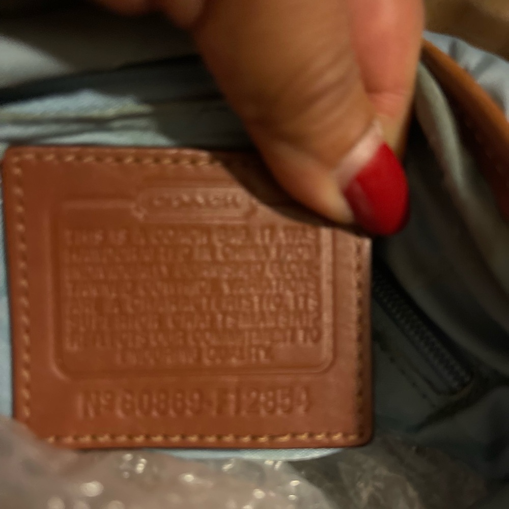 Coach Tan Leather Bag with Blue Lining - Picture 4 of 4